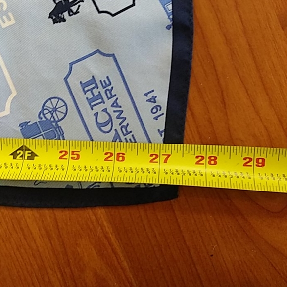 Coach Scarf - Picture 4 of 8